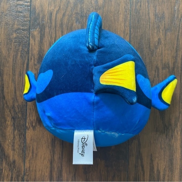 Squishmallows Disney Dory - Picture 5 of 9